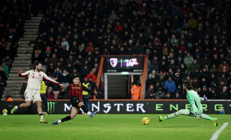 Bournemouth's Evanilson misses a chance to score.