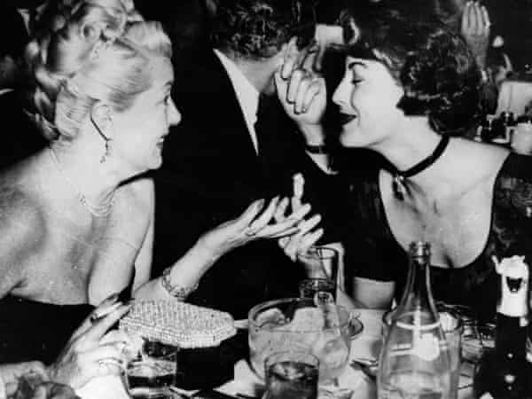 Lana Turner en Ava Gardner, met wie Bowers beweert een trio te hebben gehad