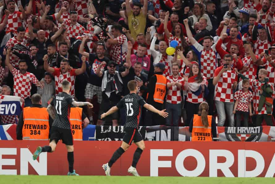 Pasalic runs over to the Croatia fans.