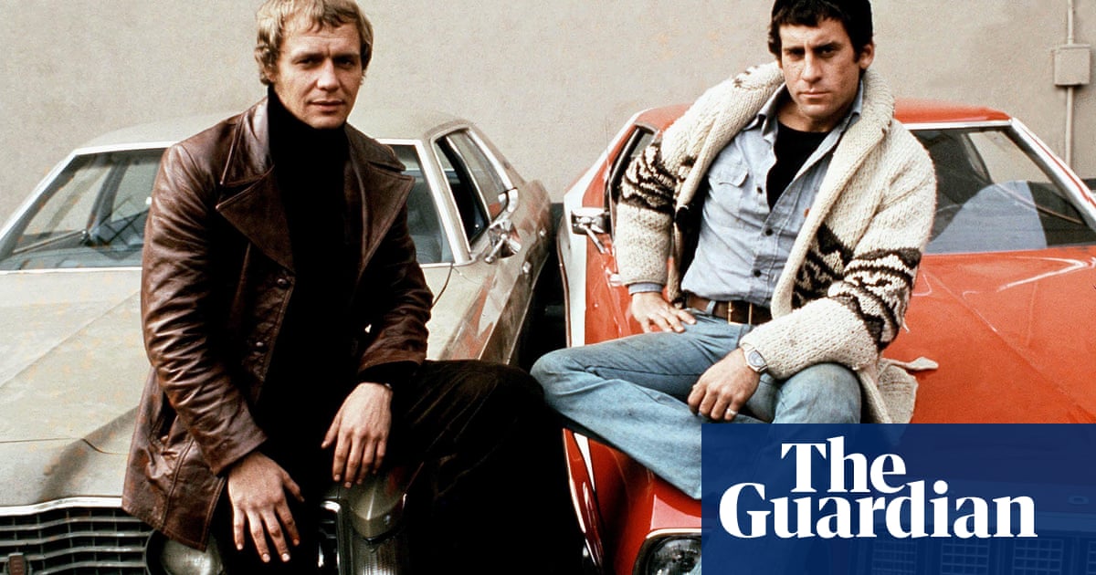 Актьор и певец който намери слава като половината от дуото