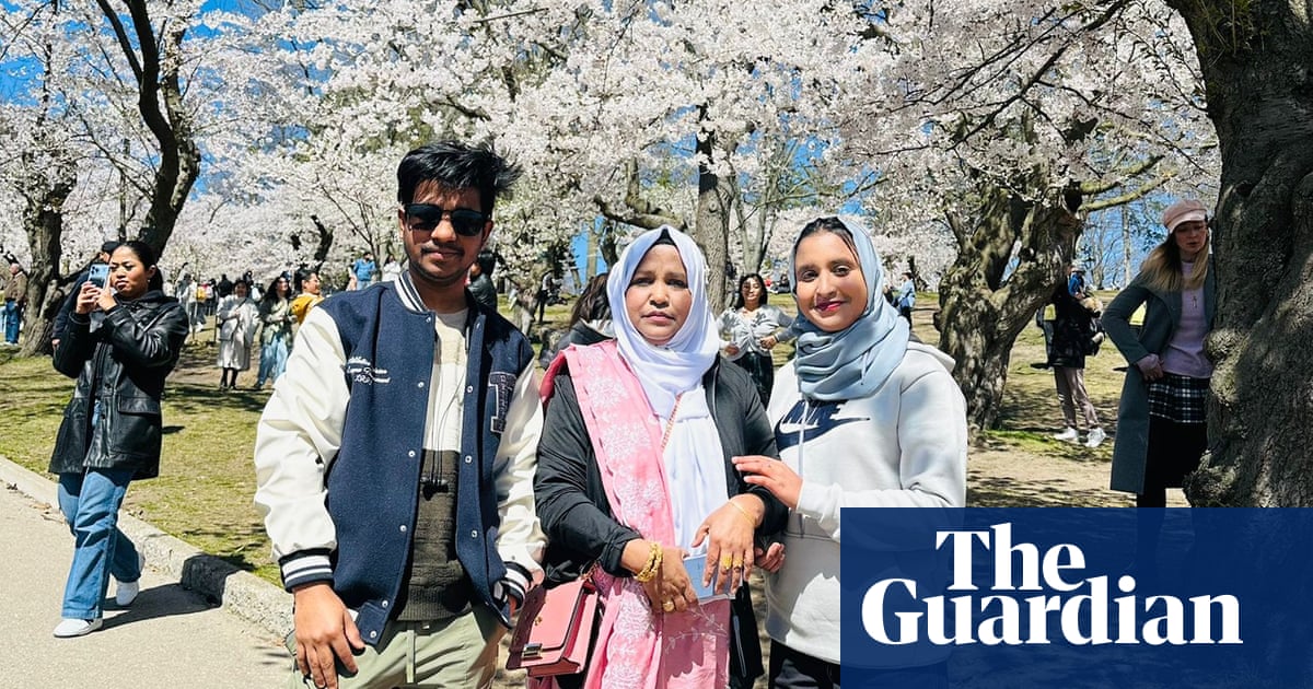 Man seeking asylum in Canada trapped at US Ice facility after he says he crossed border by mistake