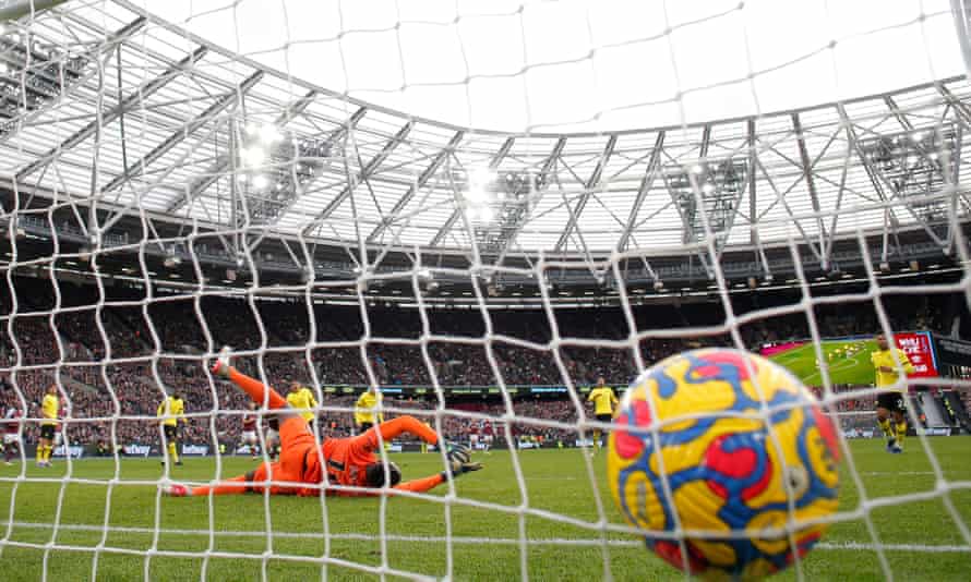 Thomas Tuchel must gear up for a new phase to reboot glitching Chelsea | Chelsea 3 Edouard Mendy is beaten by a shot from Jarrod Bowen for West Ham’s second goal.
