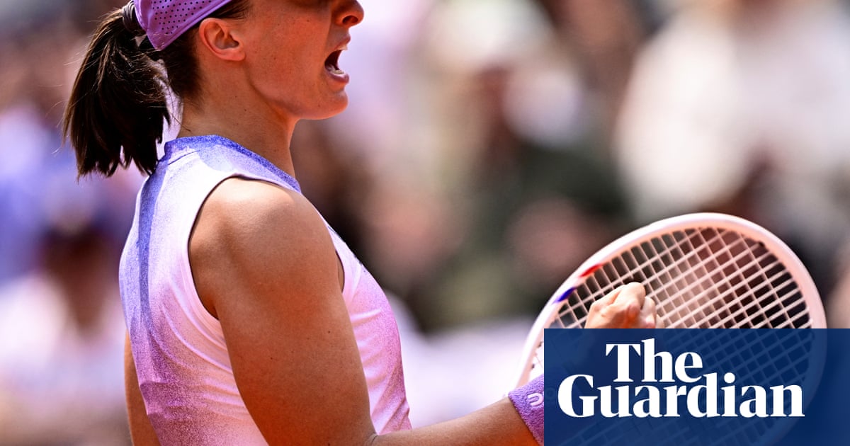 Swiatek sweeps past Svitolina to set up Sabalenka showdown at French Open
