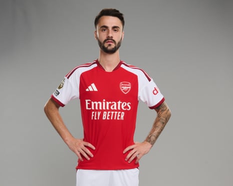 Fabio Vieira got to do the pre-season photoshoot at least.