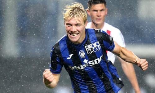 Manchester United sign Rasmus Hojlund from Atalanta for £64