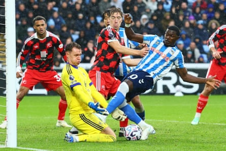 Ephron Mason-Clark takes a shot for Coventry against Fulham.