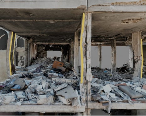 Последствия авиаудар, в результате которого погибла семья Черри