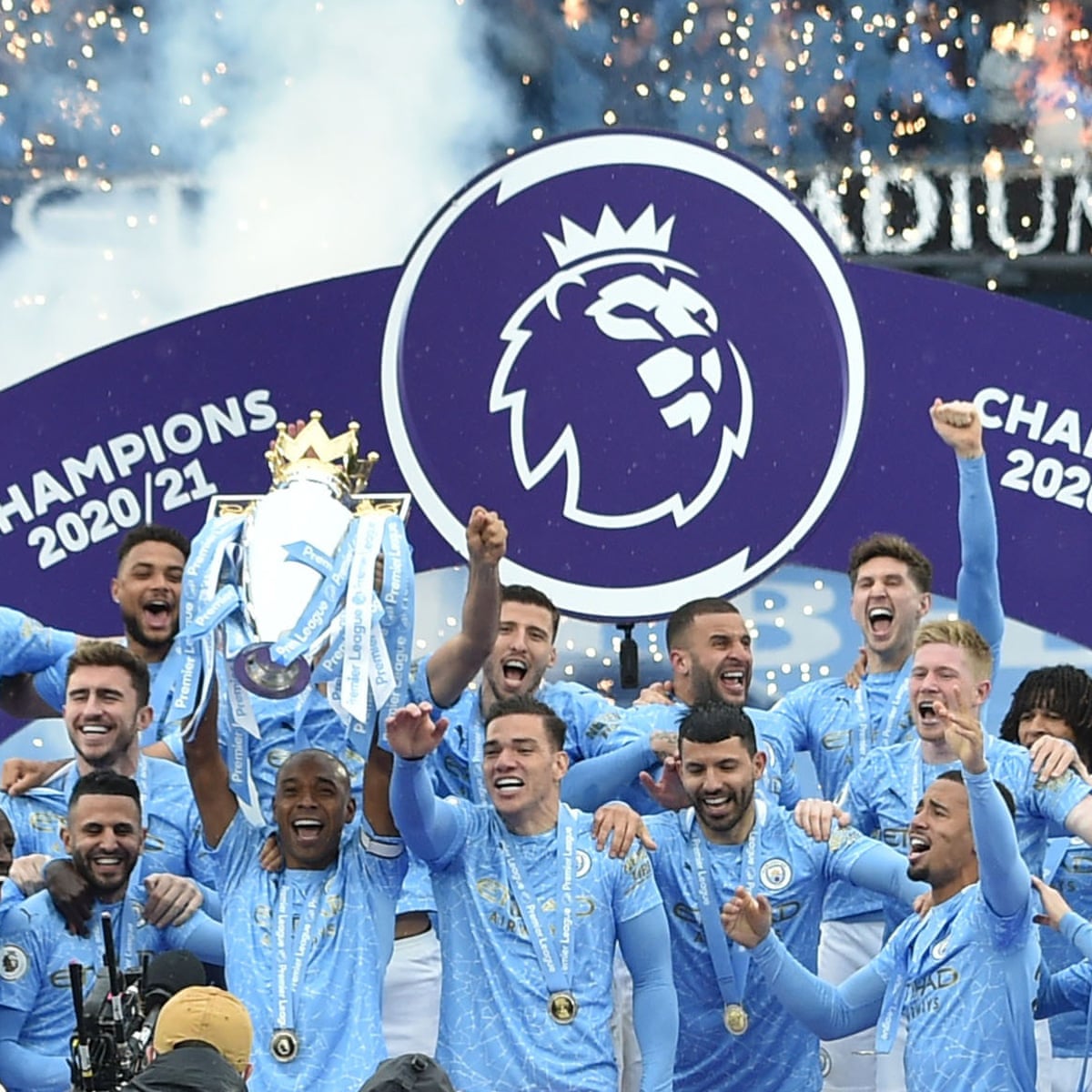 Premier League Man City Lift Trophy Liverpool And Chelsea In Top Four As It Happened Football The Guardian Premier League Man City Lift Trophy Liverpool And Chelsea In Top Four As It Happened Football The Guardian