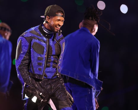 Apple Music Super Bowl LVIII Halftime Show<br>LAS VEGAS, NEVADA - FEBRUARY 11: Usher performs onstage during the Apple Music Super Bowl LVIII Halftime Show at Allegiant Stadium on February 11, 2024 in Las Vegas, Nevada. (Photo by Ezra Shaw/Getty Images)