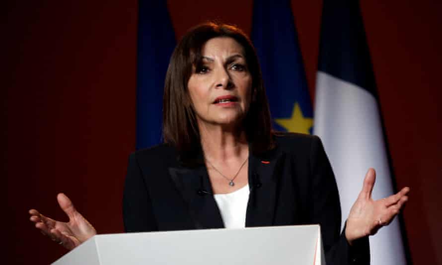 Anne Hidalgo, maire de Paris et candidate PS à la présidentielle, prononce un discours.
