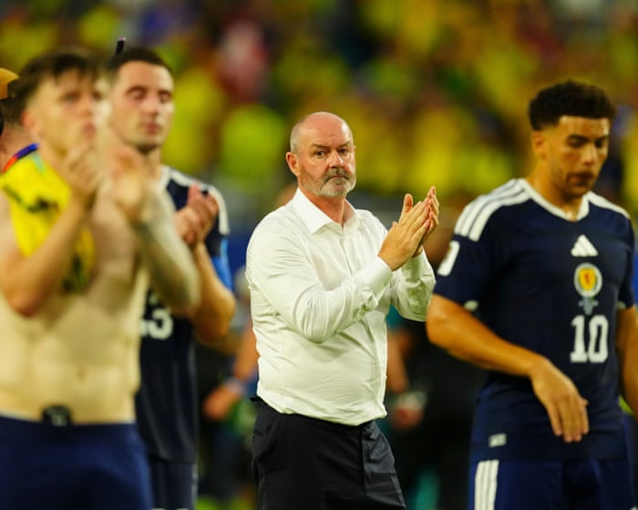 The great paradox of Scotland’s World Cup. The fans, superb. The team? Dismal | Ewan Murray