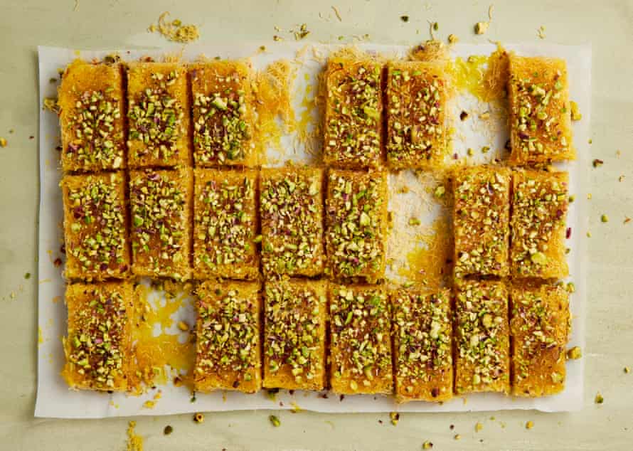 The cheesy snack: kanafeh.