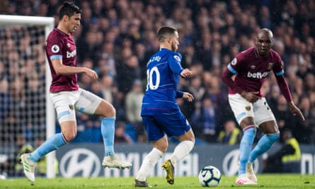 West Ham’s Fabián Balbuena (left) and Angelo Ogbonna attempt to deal with the threat posed by Chelsea’s Eden Hazard during last season’s clash at Stamford Bridge.