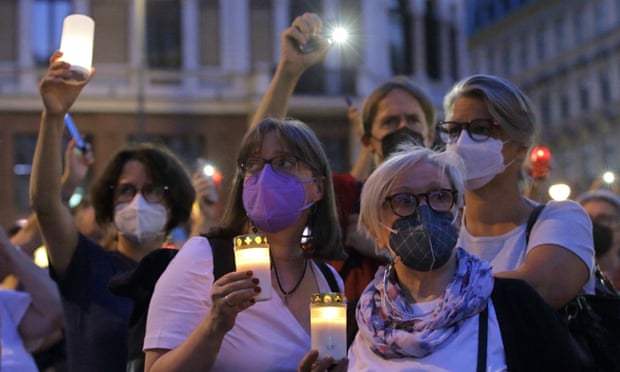 A vigil in Stephansplatz, central Vienna, to commemorate Austrian doctor Lisa-Maria Kellermayr, 1 August.