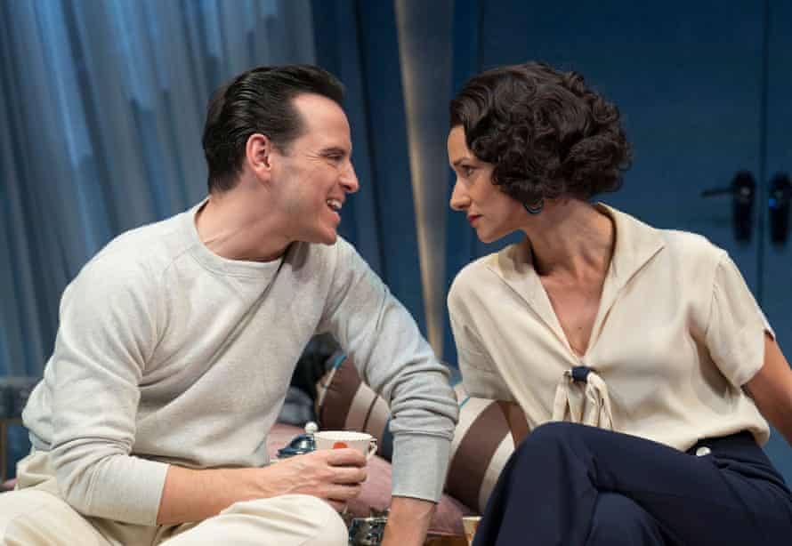 Andrew Scott as Garry Essendine, Indira Varma as Liz Essendine in Present Laughter, 2019.