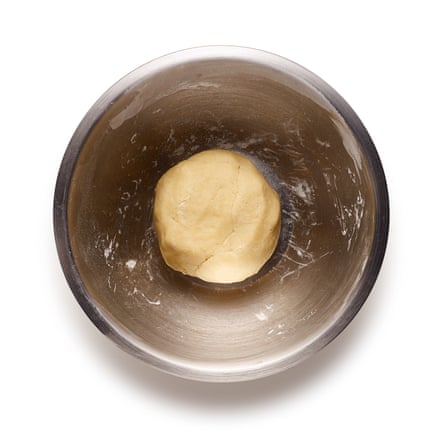 How to make apricot tart – recipe | Felicity Cloake's masterclass (1) How to make apricot tart – recipe | Felicity Cloake's masterclass (1)