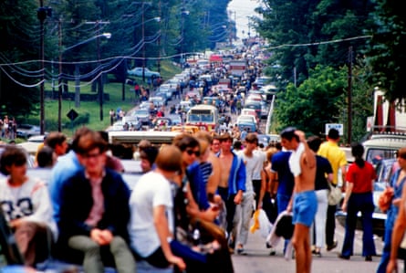 Vehicle and pedestrian traffic on the way to Woodstock