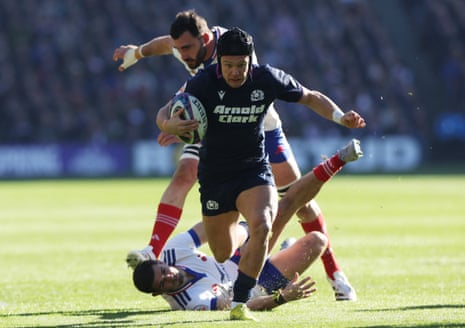 Darcy Graham escapes the French defence before going over to open the scoring.