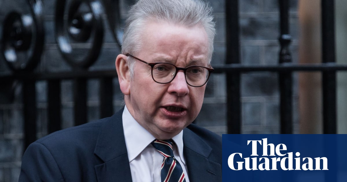 ‘You levelled me up’: Michael Gove trapped in BBC lift