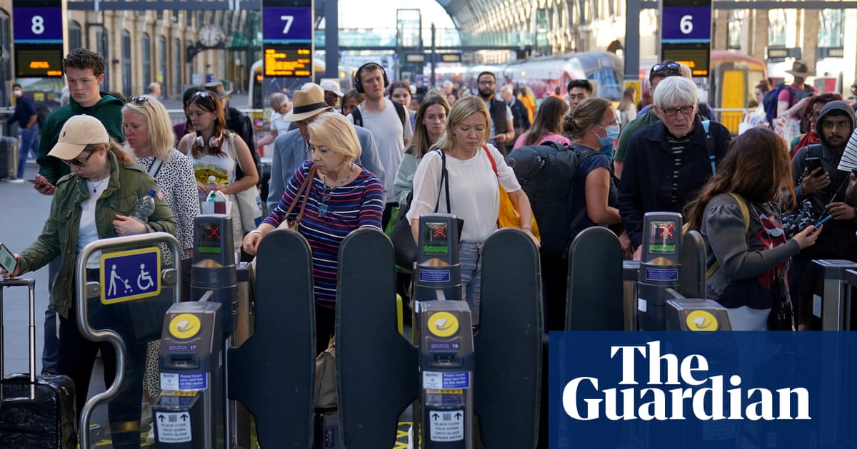 Biggest UK rail strikes in decades to go ahead after last-ditch talks fail