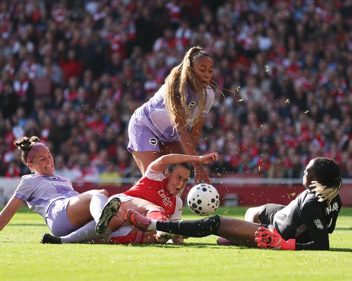 WSL: Arsenal v Brighton, Liverpool v Manchester City and more – matchday live