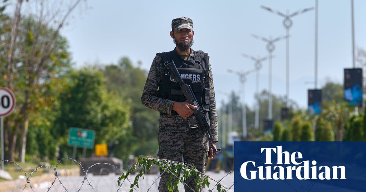 Fragile US-Iran Ceasefire Tested by Hormuz Blockade and Islamabad Talks