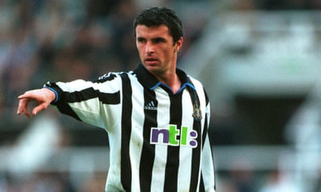 Gary Speed playing for Newcastle United.