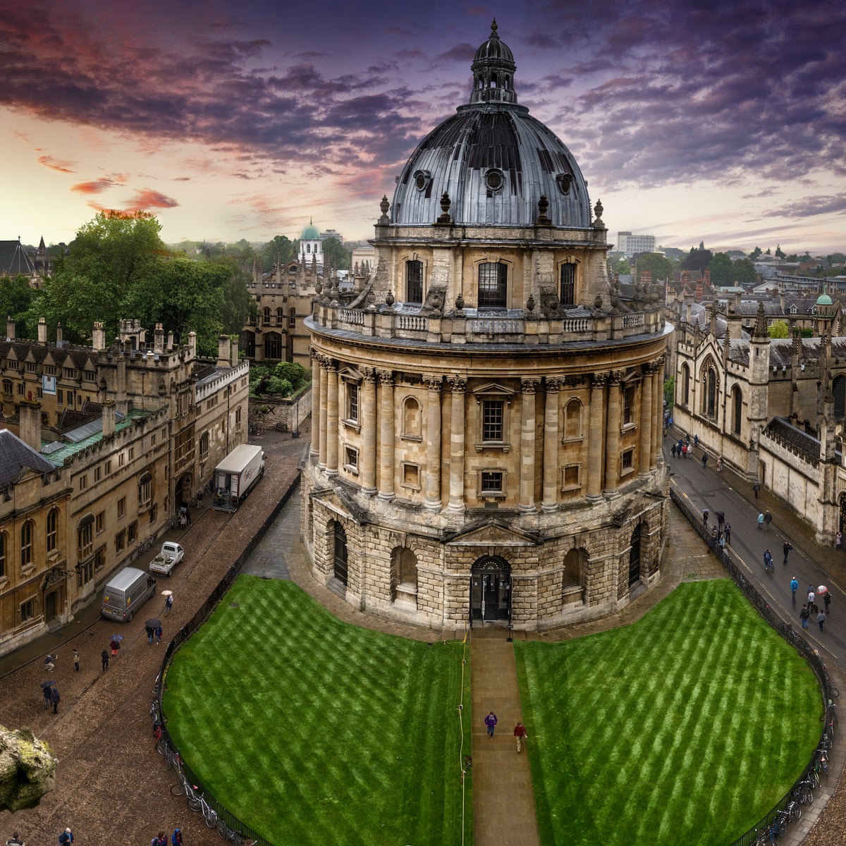 Oxford Accused Of Social Apartheid As Colleges Admit No Black