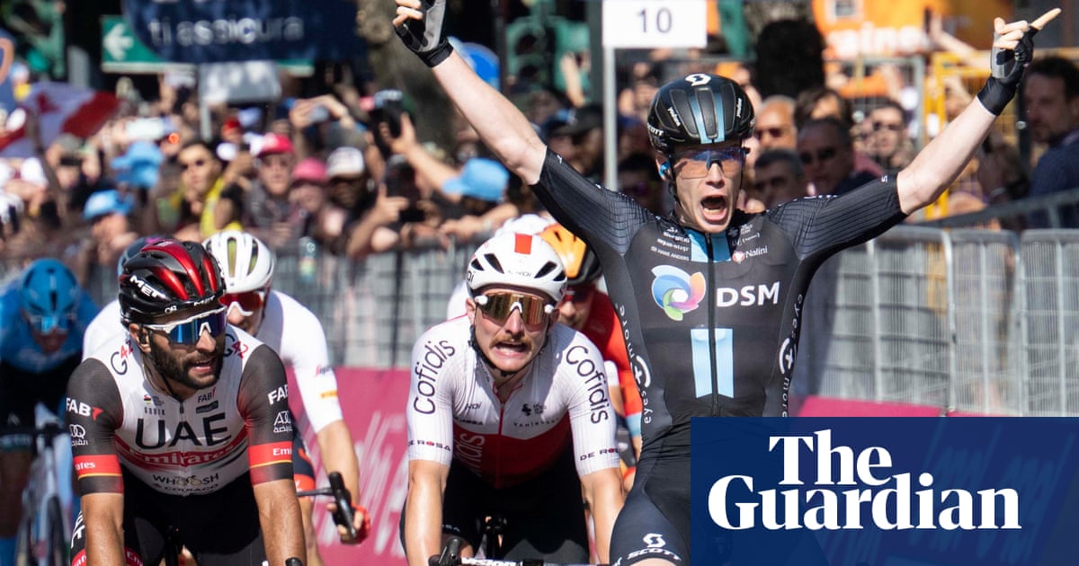 Giro d’Italia: Dainese delivers home win on stage 11 after Girmay forced out