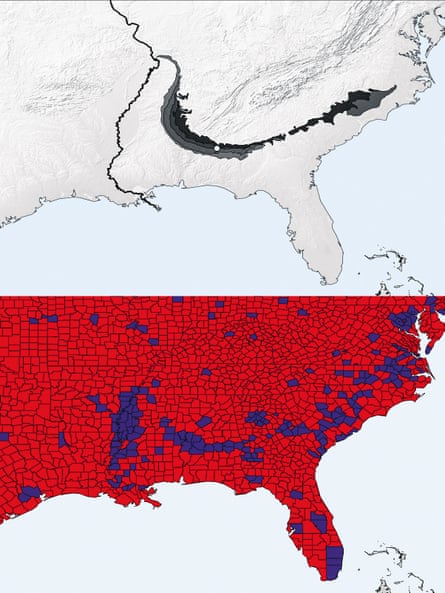Maps showing the correlation between Cretaceous rock deposits (top) and US counties voting Democrat in 2016 (bottom).