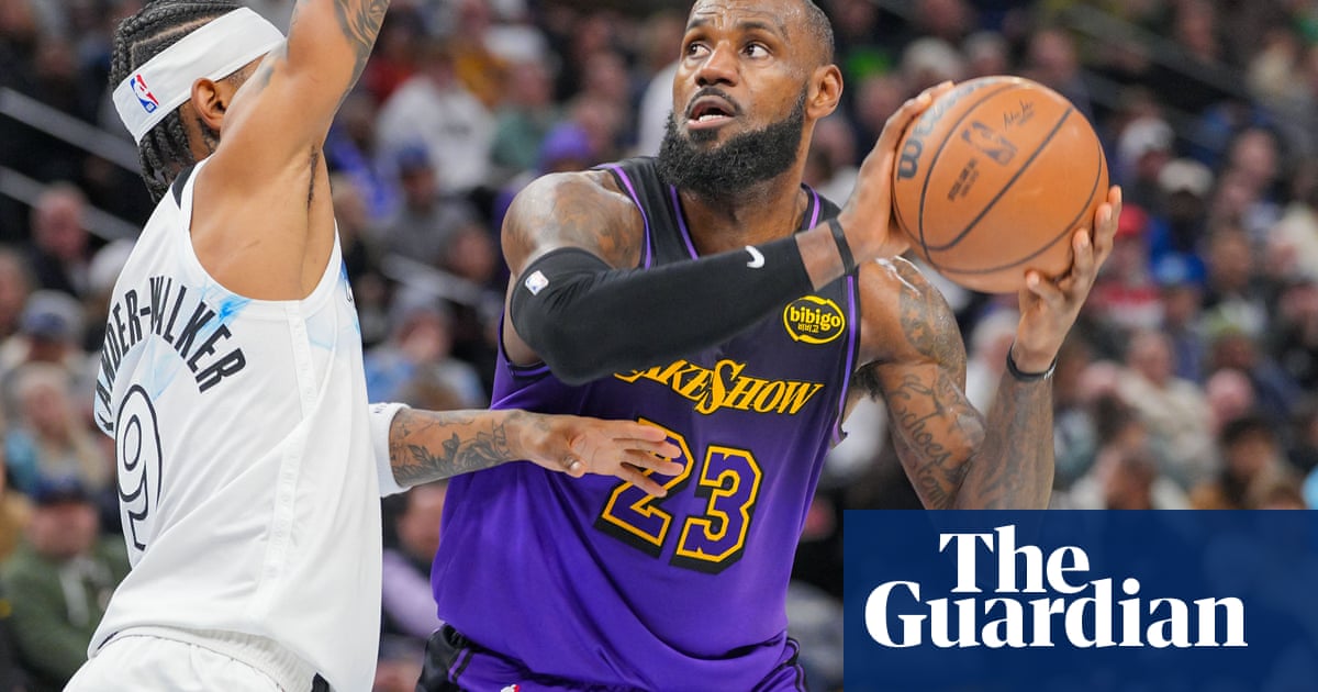 LeBron James Struggles in Lakers Loss to Timberwolves