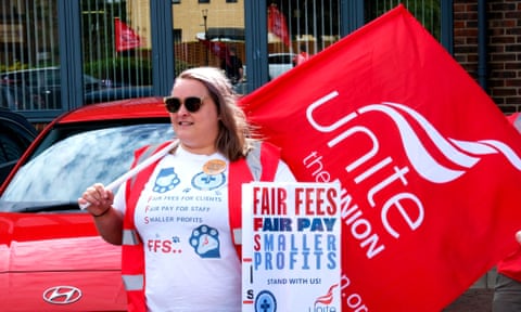 A woman on strike eiqxiqetiexinv