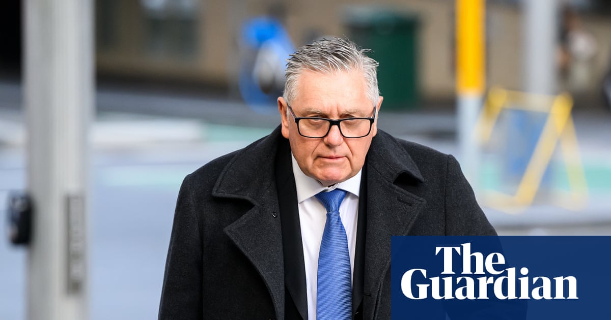 Ray Hadley used homophobic slur against Alan Jones after 2GB withdrew offer of $4m breakfast radio gig, court hears