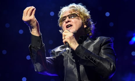 Mick Hucknall performing with Simply Red in 2019.
