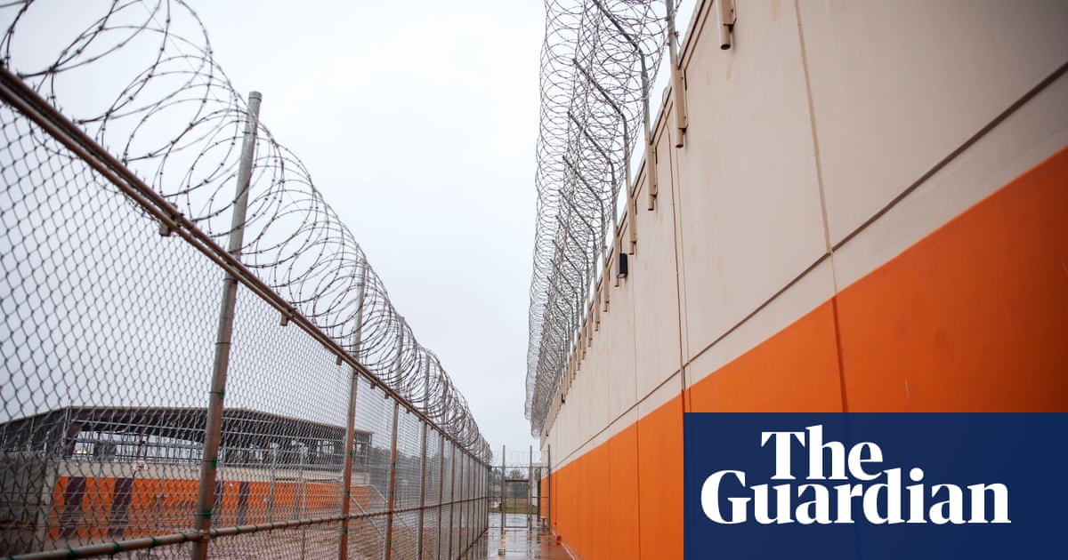 Disabled people detained by Ice sound alarm over overcrowded jails