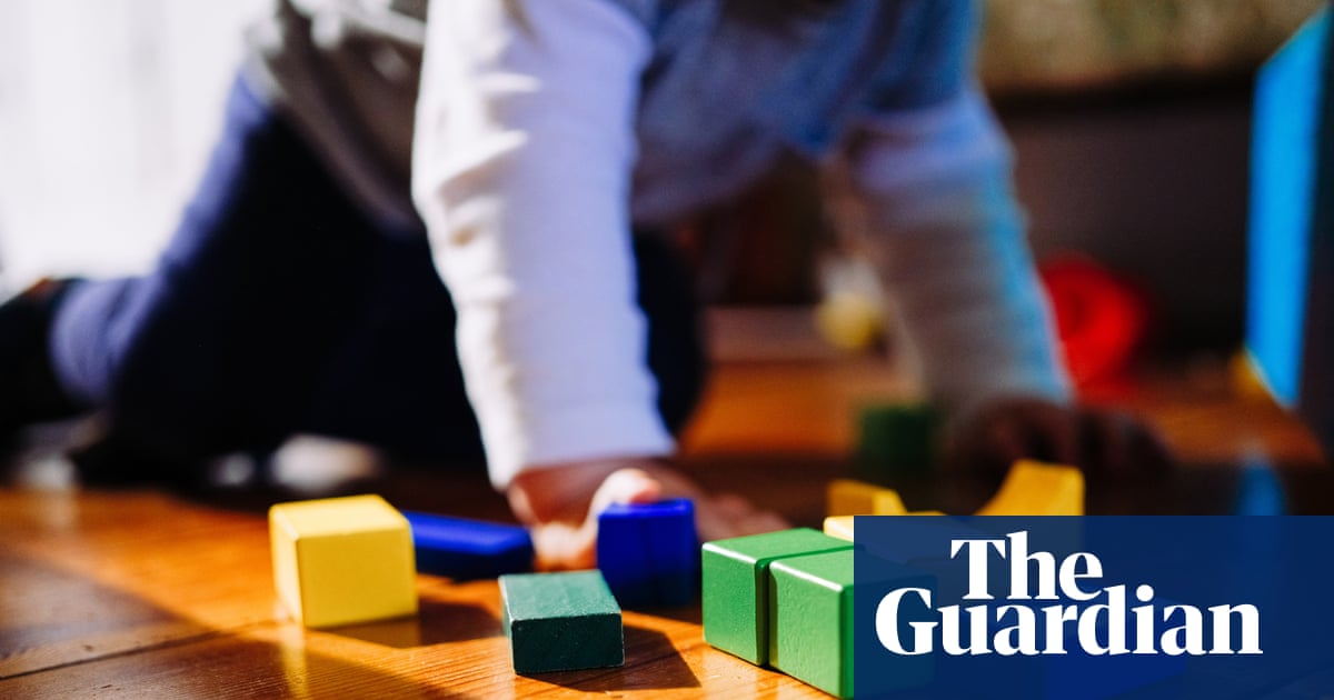 UK chancellor urged to remove £100k childcare ‘cliff edge’ prompting parents to cut work hours UK chancellor urged to remove £100k childcare ‘cliff edge’ prompting parents to cut work hours