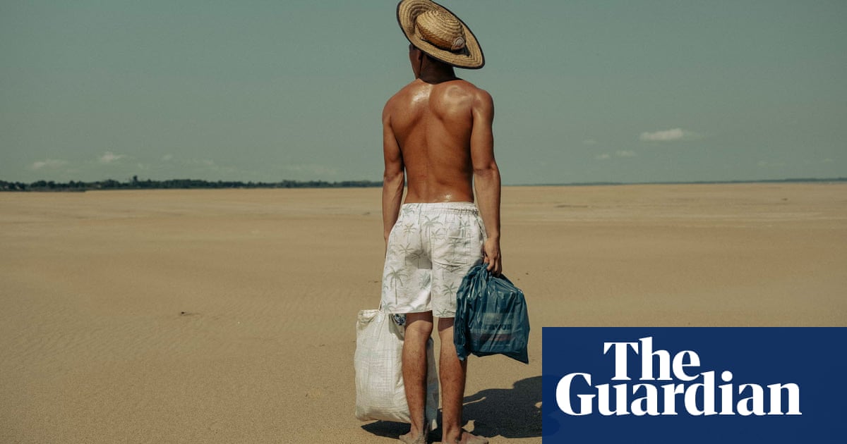 The year the rainforest dried up: how the climate crisis beached Brazil’s floating communities | Global development The year the rainforest dried up: how the climate crisis beached Brazil’s floating communities | Global development
