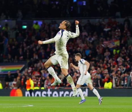 Xavi Simons scores for Tottenham