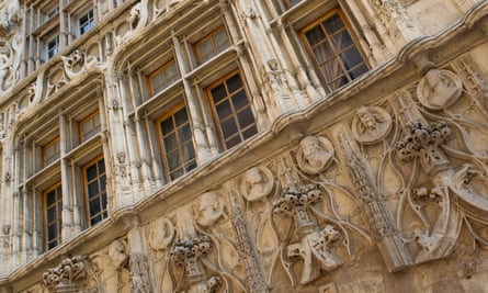 Carvings on Valence’s Maison des Têtes.