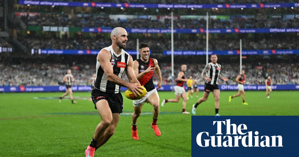 Collingwood, Essendon Clash at MCG Marks 30th Anzac Day Match