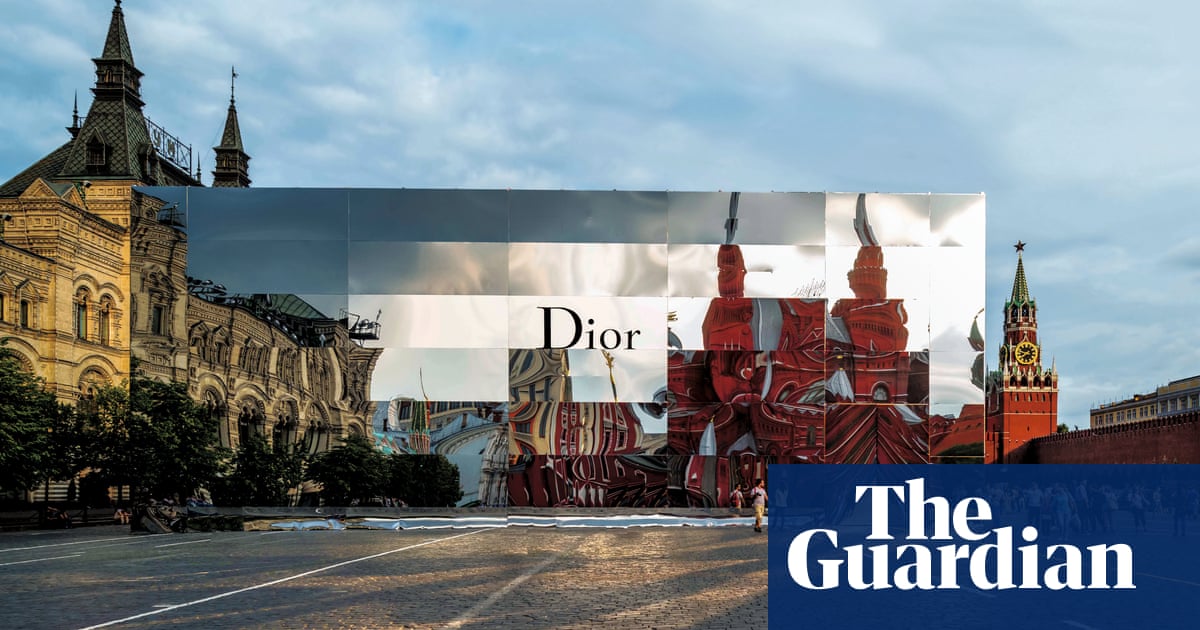 Fashion S Fellini The Spectacular Catwalks Of Alexandre De Betak Fashion The Guardian Fashion S Fellini The Spectacular Catwalks Of Alexandre De Betak Fashion The Guardian