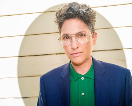 Jill Soloway, wroter and creator of hit Amazon Prime show “Transparent”. NB: Jill wanted to be presented ina very masculine way and prefers entirely neutral pronoouns “they”. “them” etc.