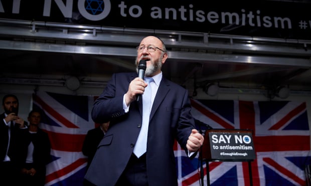 Chief rabbi Ephraim Mirvis addresses a protest in Manchester against Jeremy Corbyn’s stance in 2018.