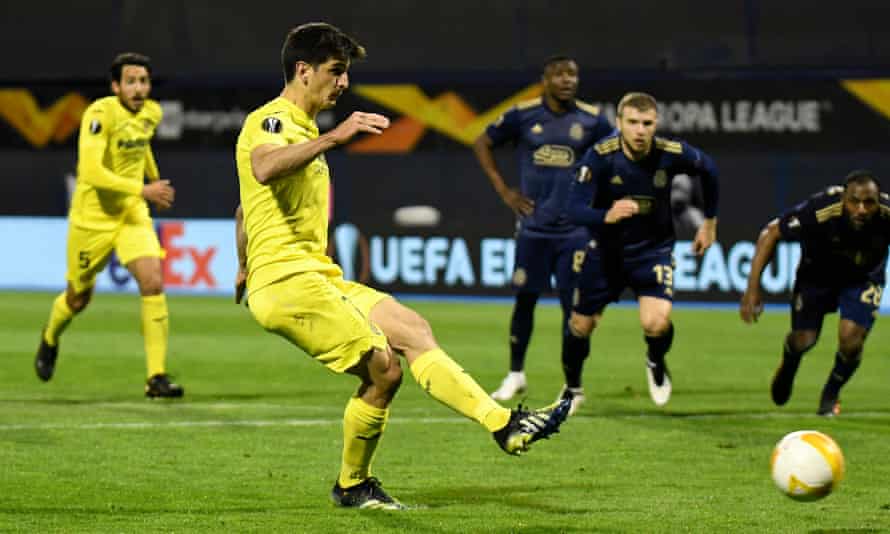 Gerard Moreno slots home a penalty for Villarreal.