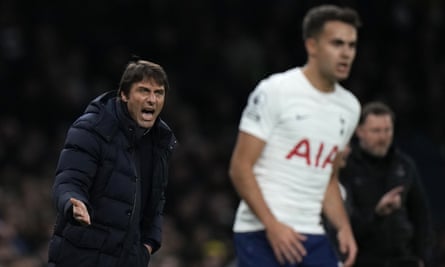 Antonio Conte gesticulates on the touchline during Tottenham’s defeat by Southampton on Wednesday