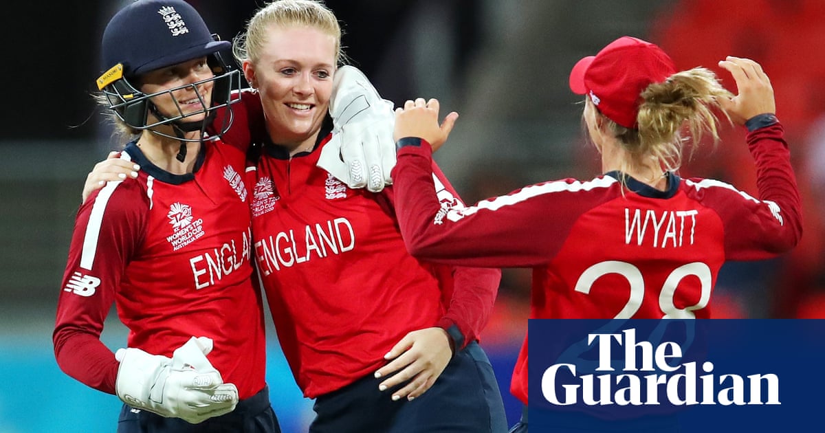 Buzzing England back momentum to put them in World T20 final