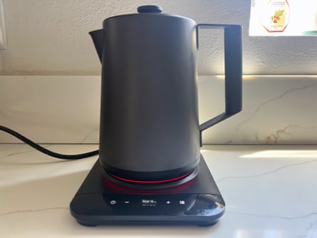Saki Luna Kettle Pro electric kettle on a countertop