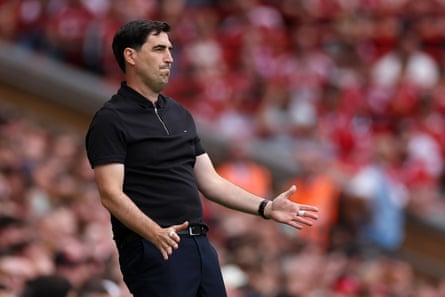 Andoni Iraola gestures on the touchline