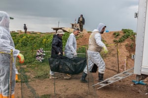 Finalist: Alessio MamoIraqi teams of work with UNITAD (United Nations investigative team for Accountability of Da’esh/ISIS crimes) at mass graves in Kojo, the first of the 70 mass graves opened after the Yazidi Genocide