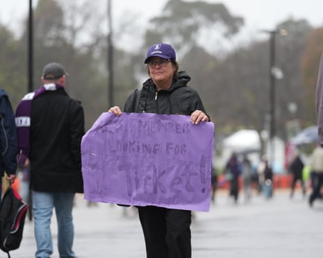 A Dockers supporter with a last-ditch plea for a grand final ticket